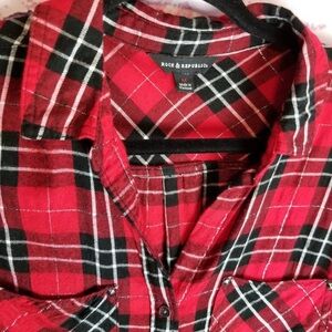 ROCK & REPUBLIC HOLIDAY PLAID FLANNEL HI LOW TOP M